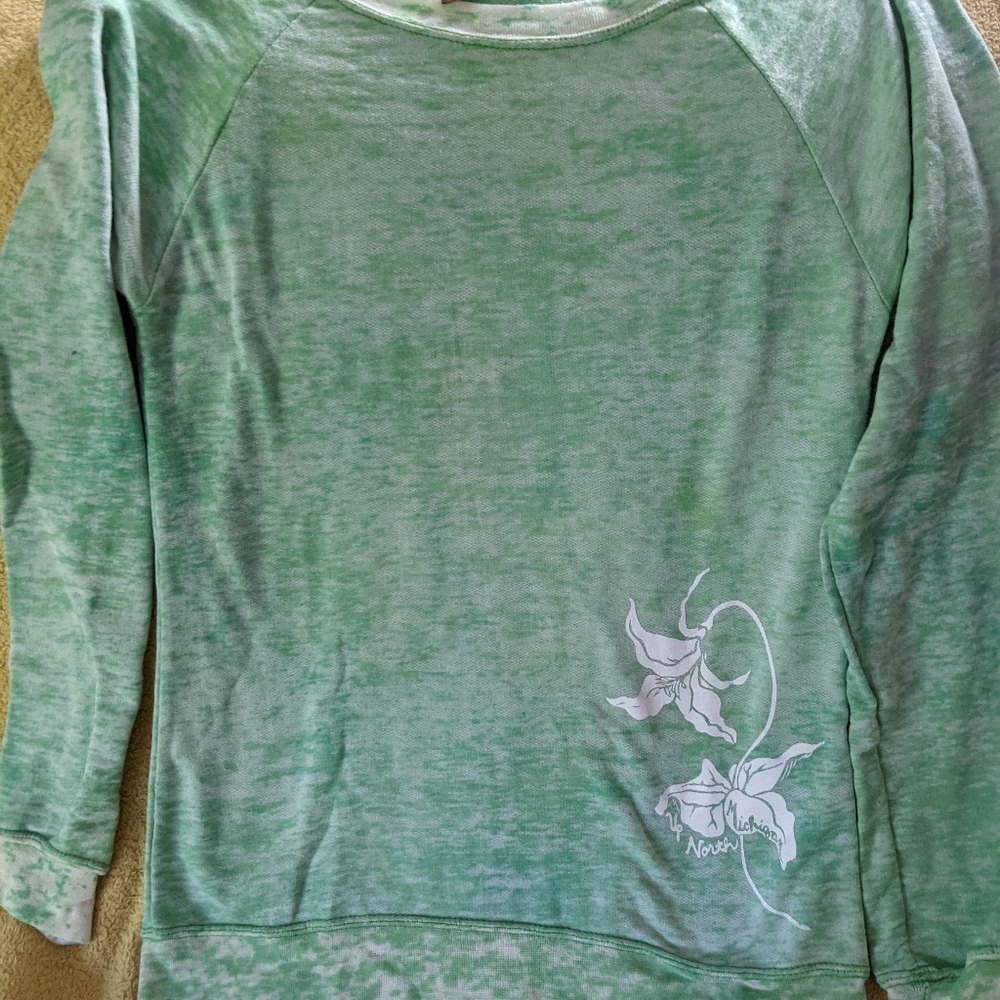 Light weight sweatshirt